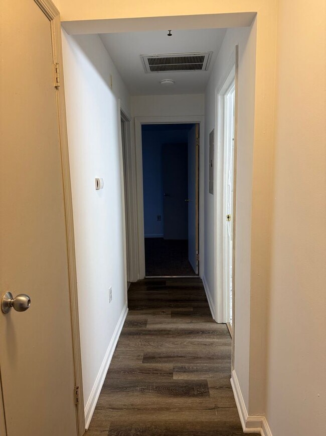 Building Photo - 149 Wilson St