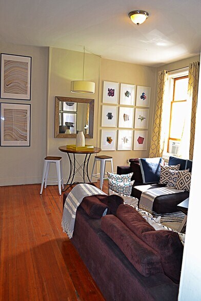 Building Photo - 437 Hanover St