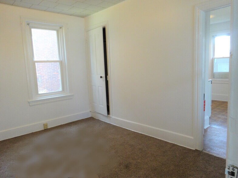 Bedroom - 403 School St