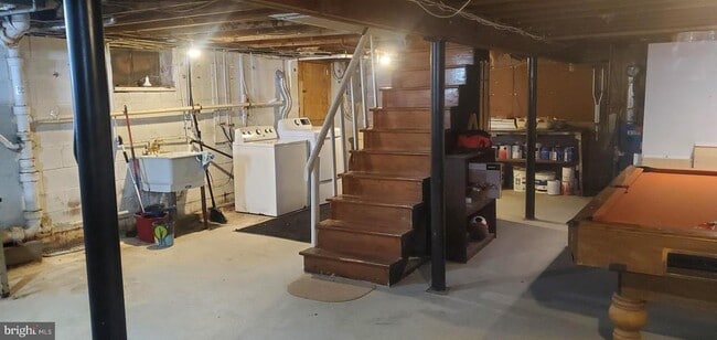 Building Photo - 357 Fir St