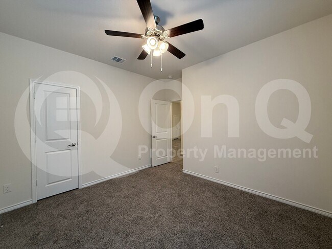 Building Photo - 4124 Ellinger Dr
