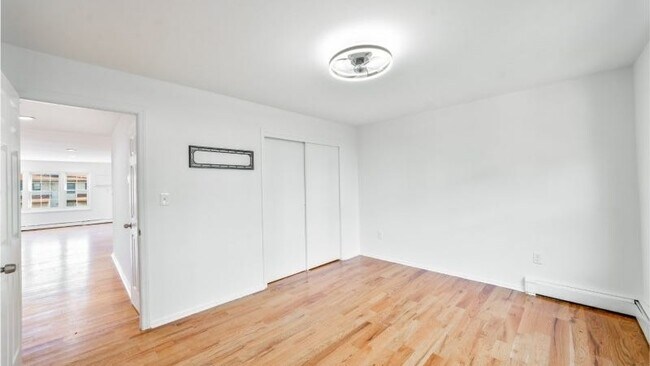 Building Photo - 326 Bond St