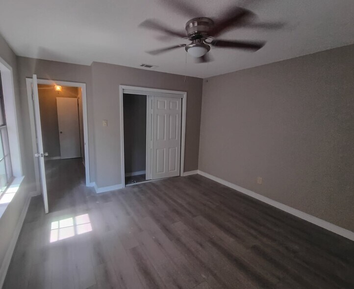 Building Photo - 2544 Coachman Ct