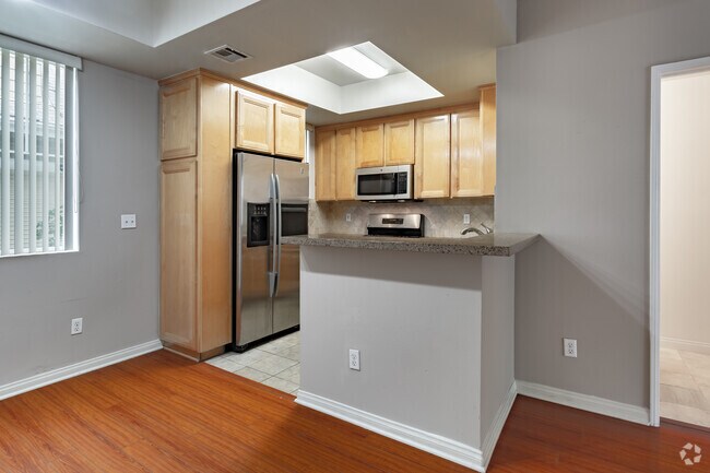 2BR, 3BA - #2 - OSM USC Housing