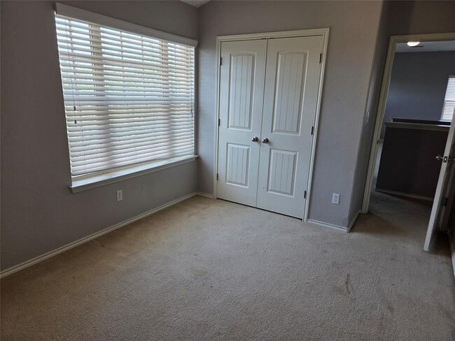 Building Photo - 108 Quarry Ln