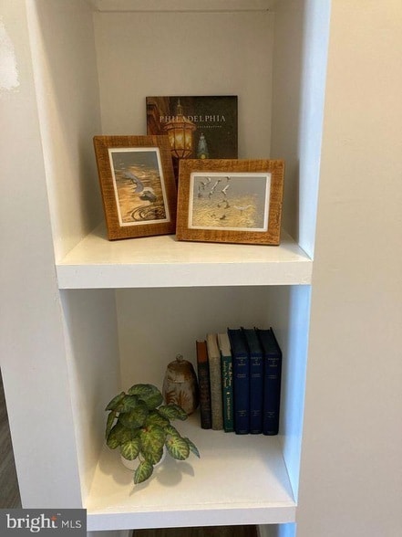 Building Photo - 376 E Main St