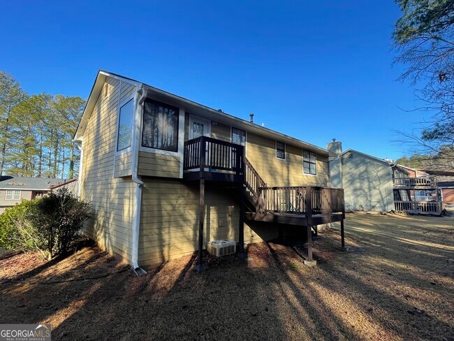 Building Photo - 6205 Littleton Dr