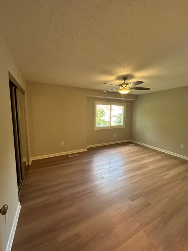 Building Photo - 1712 Early Settlers Rd