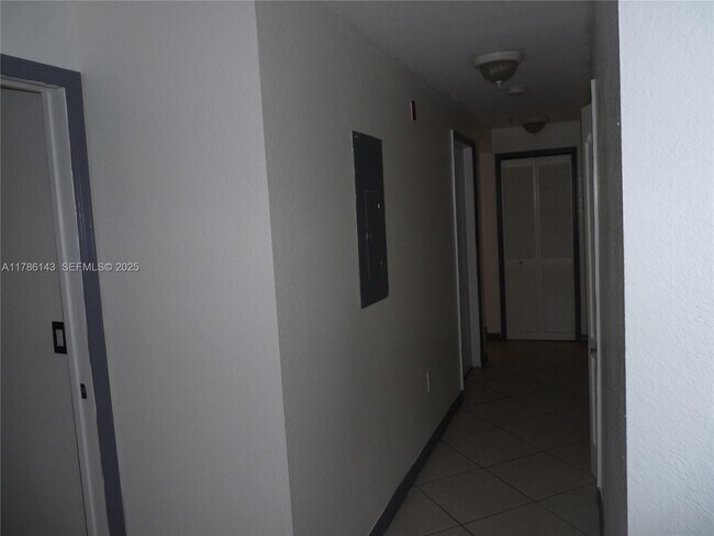 Building Photo - 8980 W Flagler St