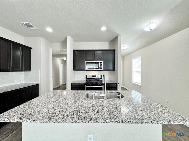 Building Photo - 224 Yoakum St