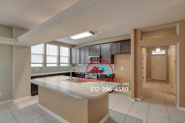 Building Photo - Available Now: 3 bed/2 Bath in Desirable B...