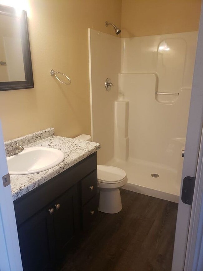 Building Photo - 2 Bedroom Duplex