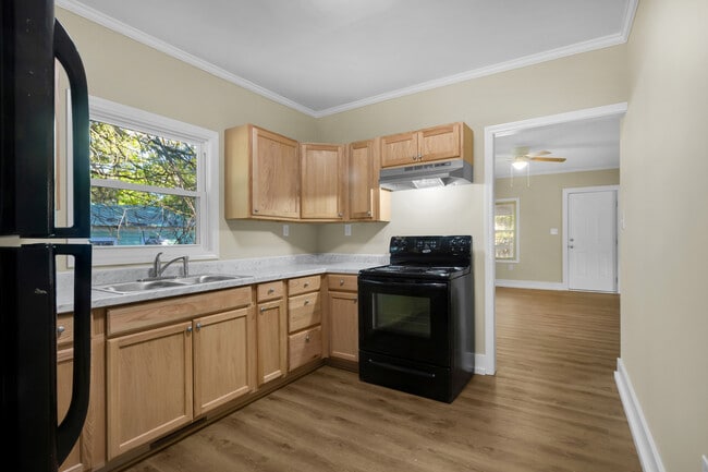 Building Photo - 1707 Asheville St