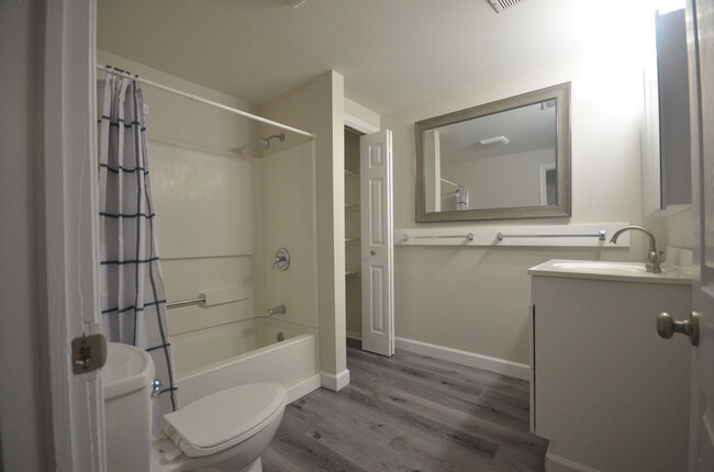 Bathroom - 416 Church St