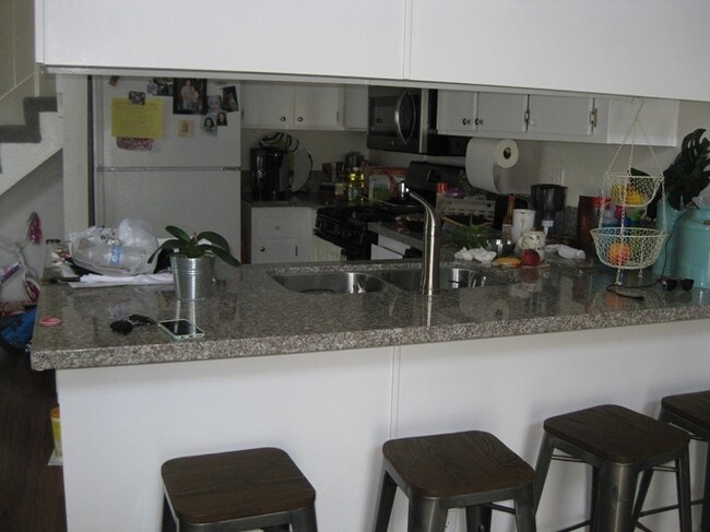 Interior Photo - 11311 Huston St