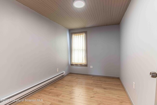 Building Photo - 540 N Main St