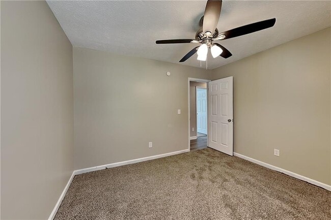 Building Photo - 166 Kelly Ct