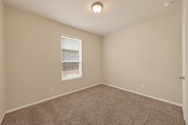 Building Photo - 1251 S Maple Dr