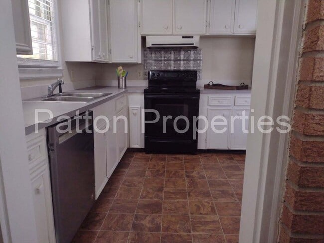 Building Photo - Cayce Avenues Home
