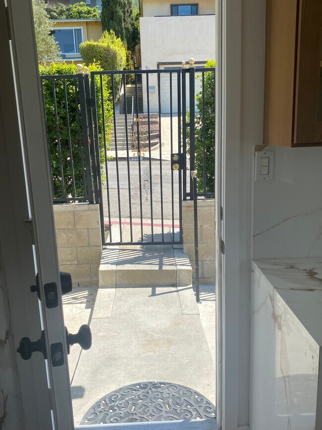 Side entrance - 1437 Plumas St