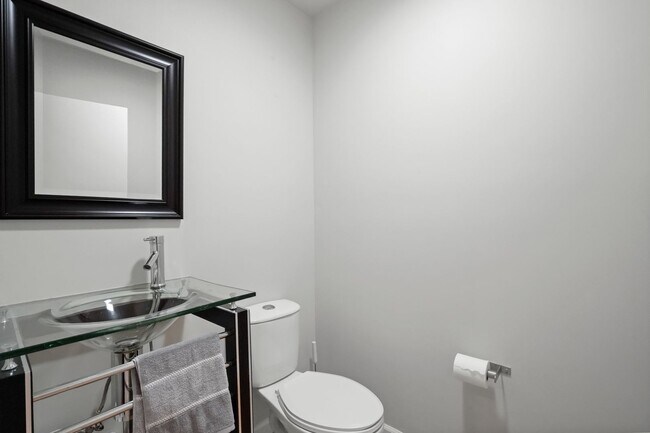 Building Photo - 9842 Portola Dr