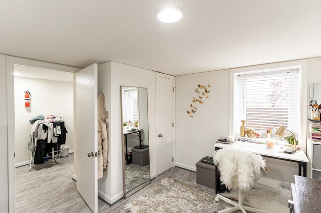 Building Photo - S Street