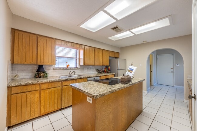 Building Photo - 6030 Gallant Forest Dr