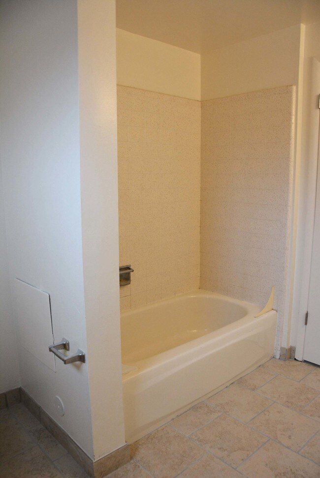 Building Photo - 1127 E 960 S