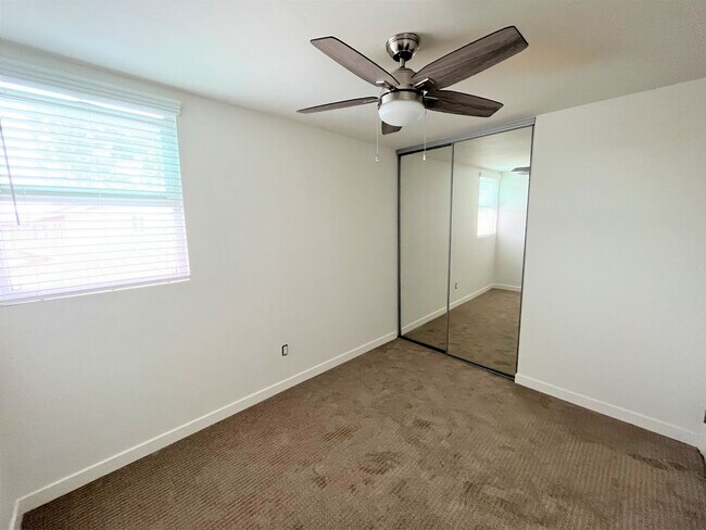 Building Photo - Light & Bright, Remodeled 3BD/1.5BA w/ 1 Car Garage, Comm Pool, Park and Greenbelts