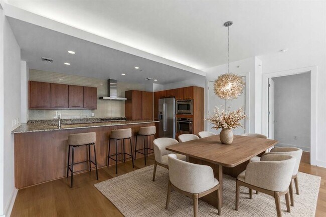 Building Photo - 210 Lee Barton Dr