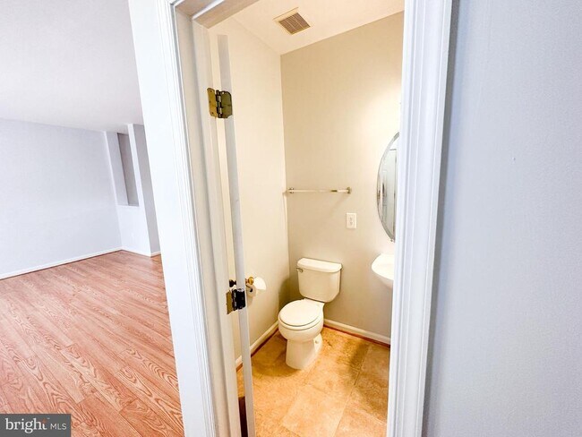 Building Photo - 20910 Butterwood Falls Terrace