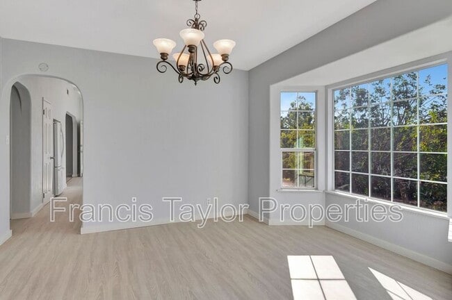 Building Photo - 16303 Avenida Florencia