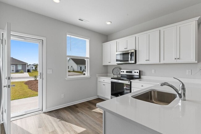 Building Photo - 11 Bonaparte St