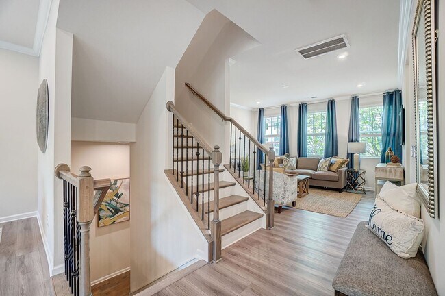 Building Photo - 16728 Summers Walk Blvd