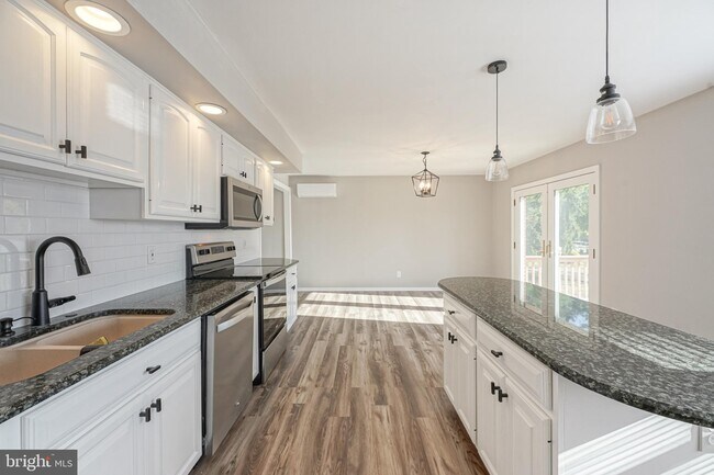 Building Photo - 123 Thies Rd