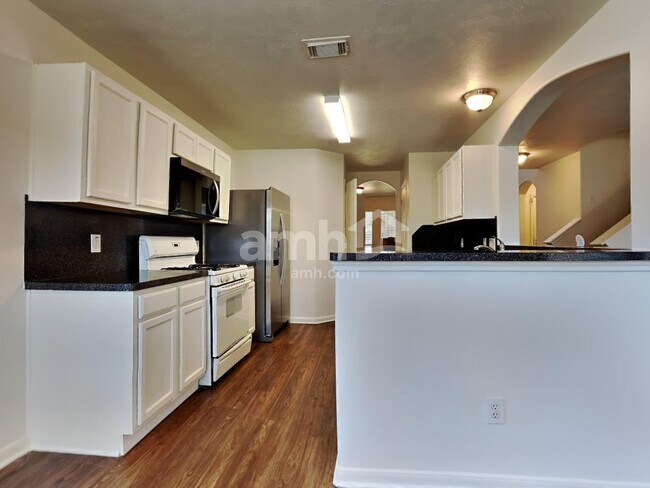 Building Photo - 2602 Daryns Landing Dr