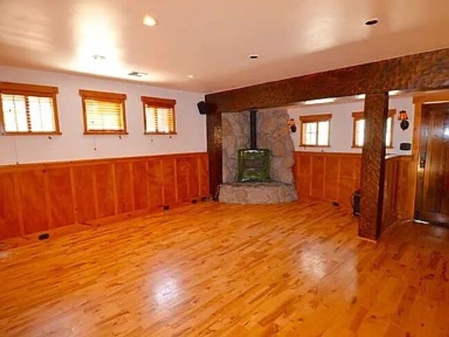 Building Photo - Your Dream Home Awaits! Available in June!