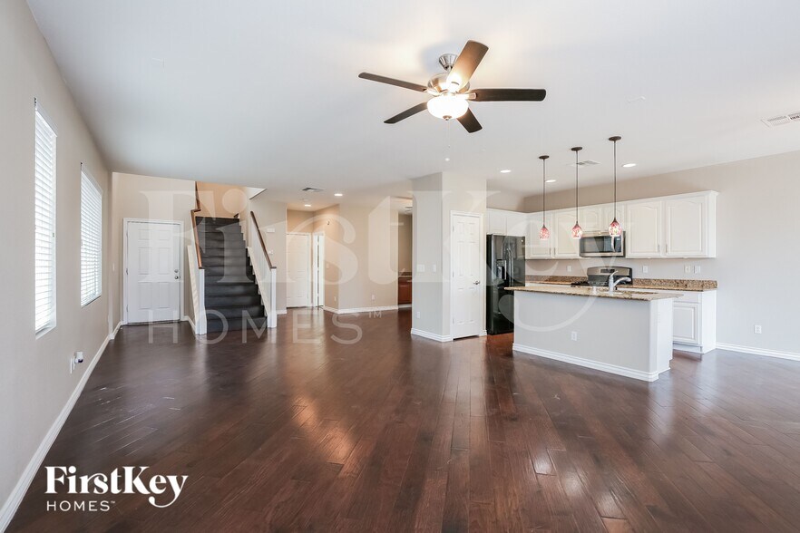 Building Photo - 7340 Chesapeake Cove St