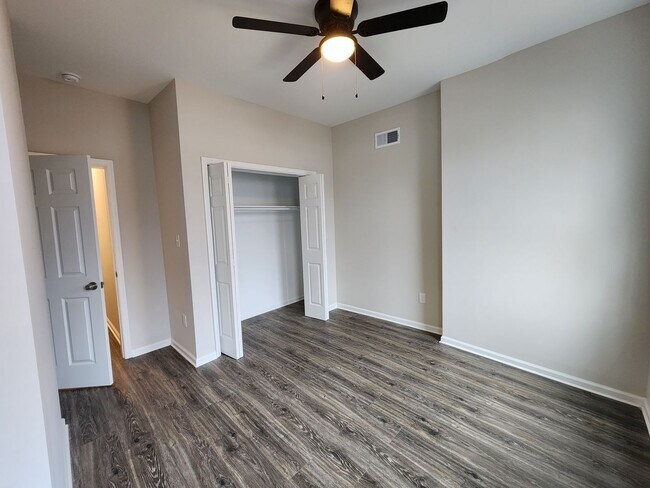 Building Photo - Beautiful 3 bed 3.5 Bath home