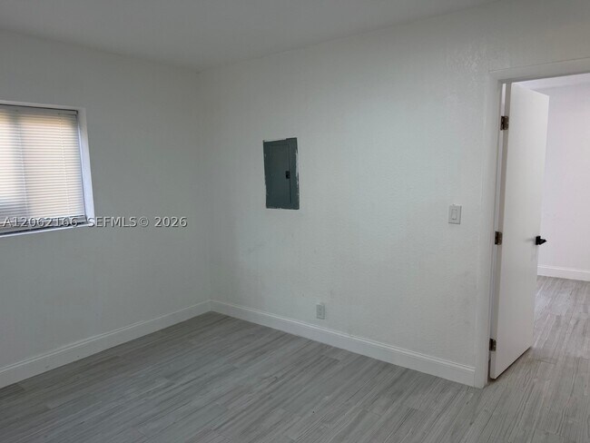 Building Photo - 7842 NW 5th Ct