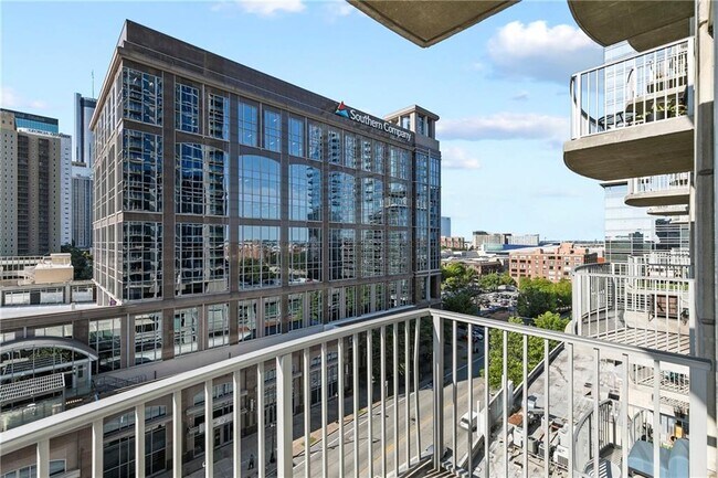 Building Photo - 400 W Peachtree St NW
