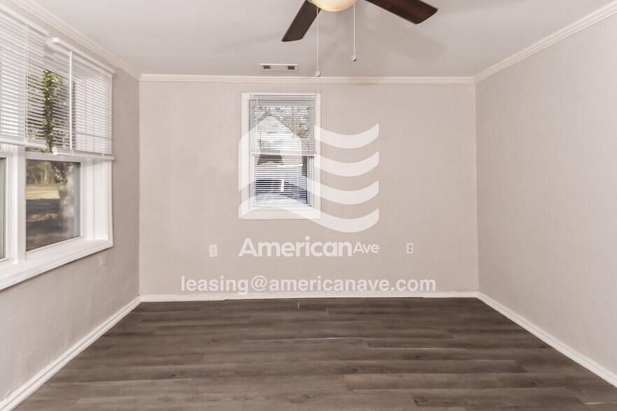 Building Photo - 305 Virginia Ave