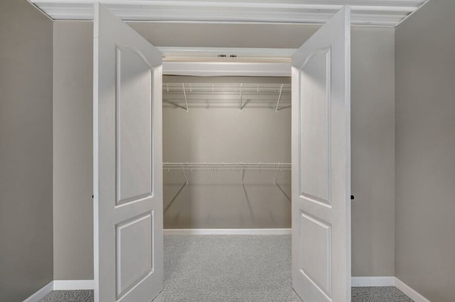 Building Photo - 5440 Eugene Kennedy Ln