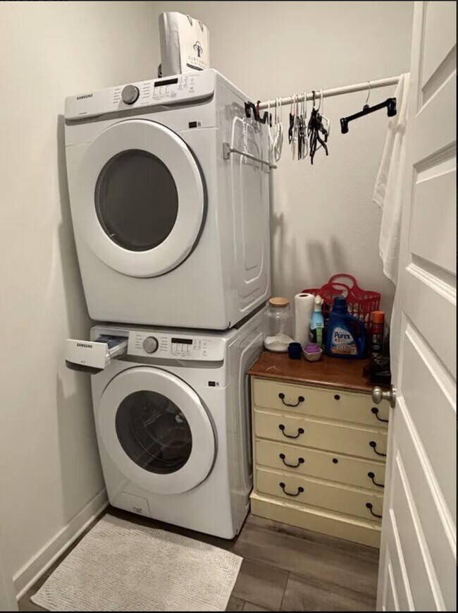 Building Photo - 58 Sandhill Ct