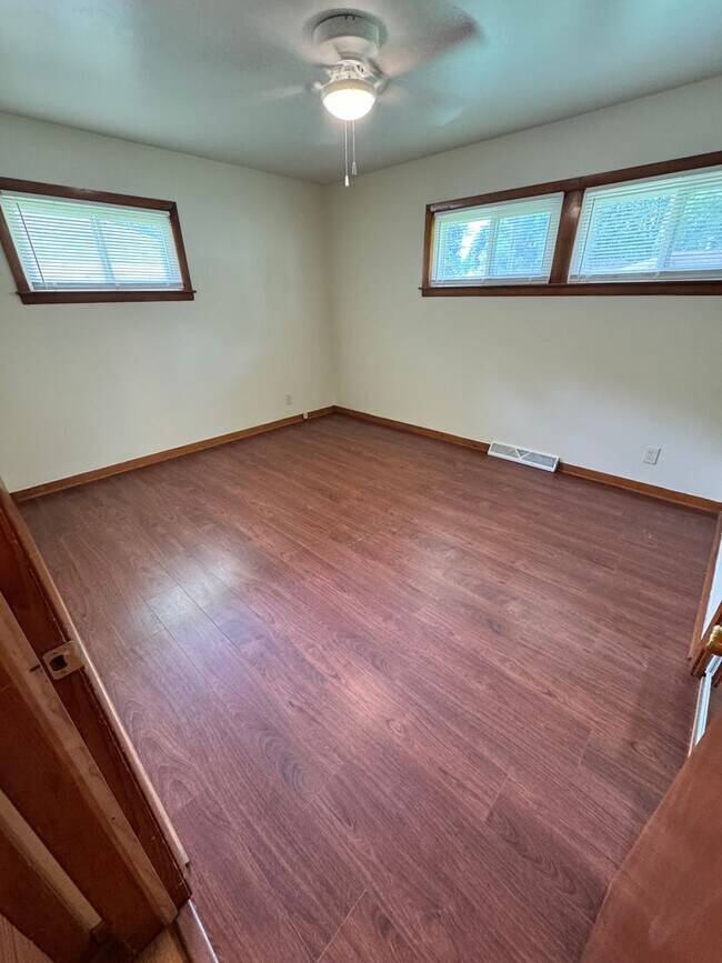 Building Photo - 4409 Sunnybrook Dr