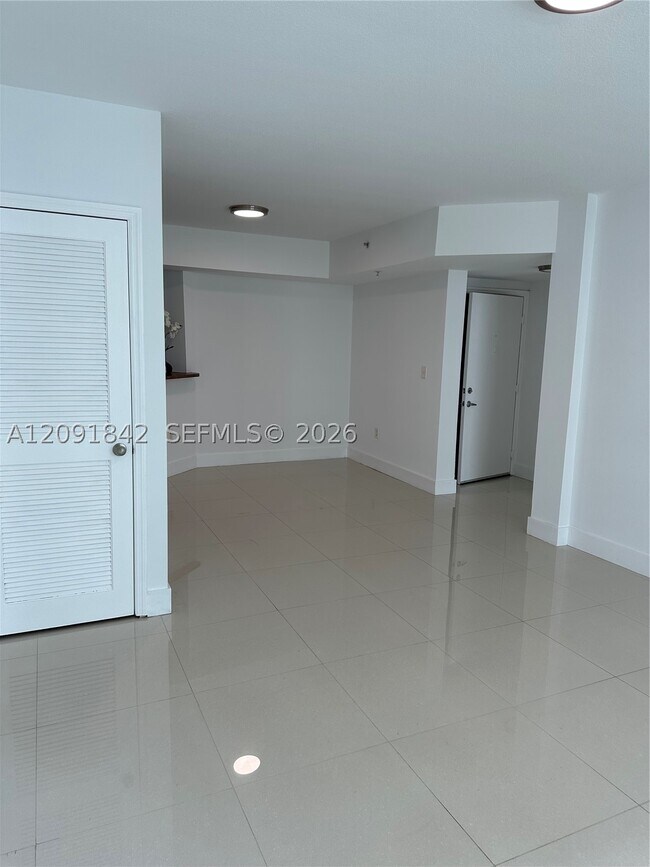 Building Photo - 9201 Collins Ave