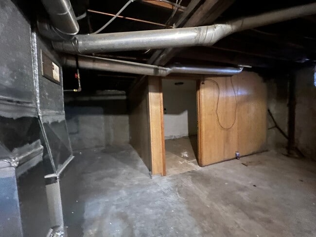 Building Photo - Click the “Apply Now” button or email wapmrentals@gmail.com for a prompt response.