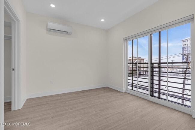 Building Photo - 19 Carr Ave