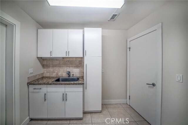 Building Photo - 5512 Leghorn Ave