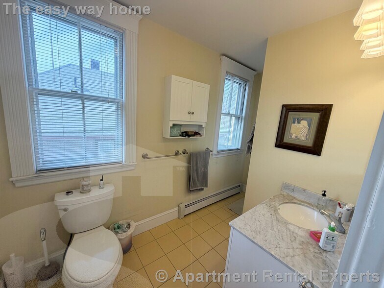 Building Photo - 79 College Ave